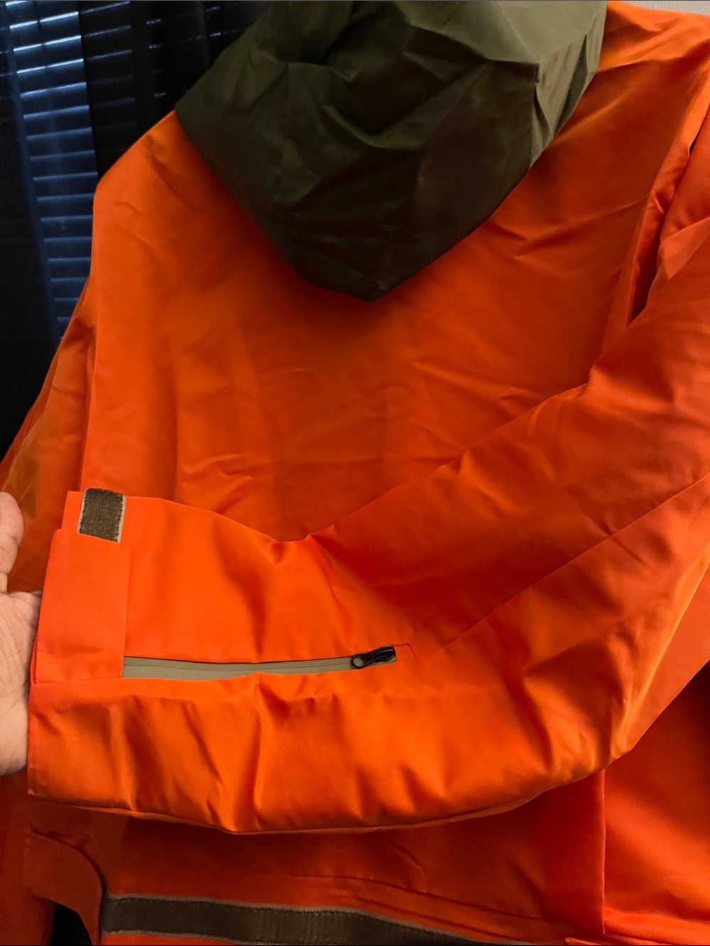 BeEyeConic EyeFly Jacket
Orange & Olive Hooded Jacket Sz XL NWT - Picture 11 of 16